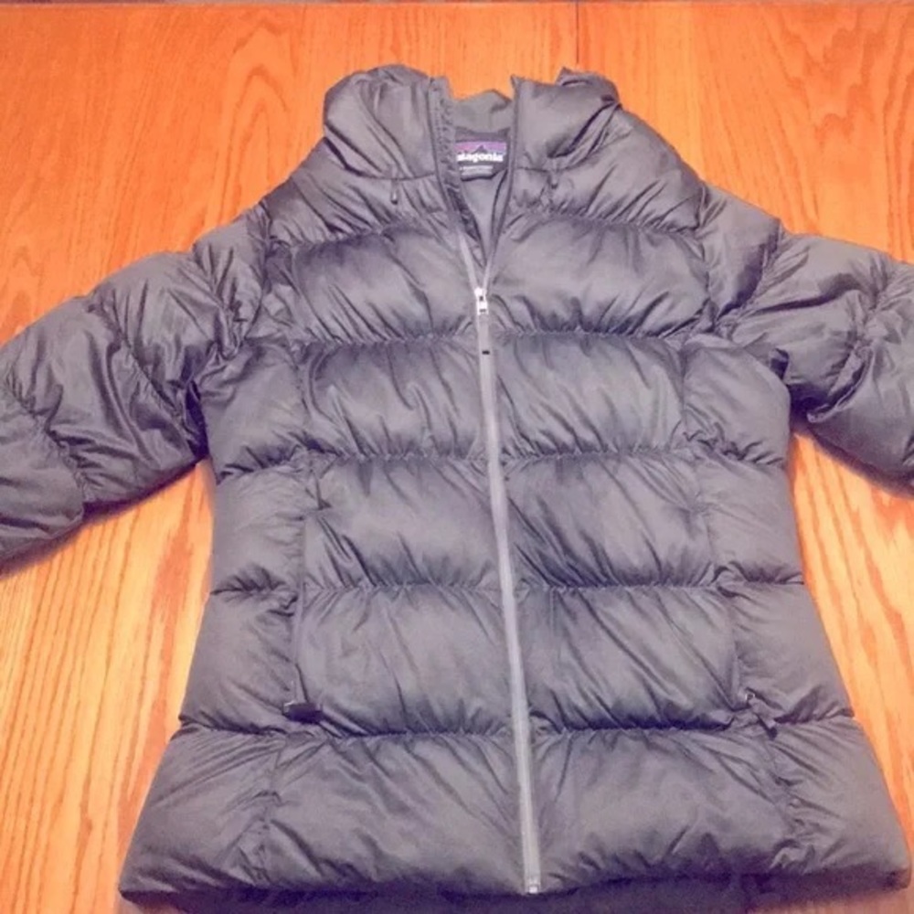 Patagonia Downtown Down Parka Large Forge Gray.